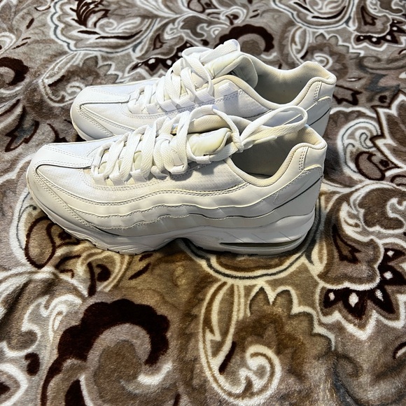 Nike Air Max - Picture 3 of 3